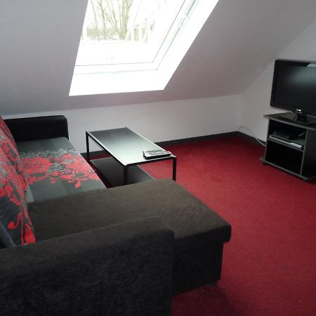 Ferienwohnung In Duesseldorf Hassel Exteriör bild
