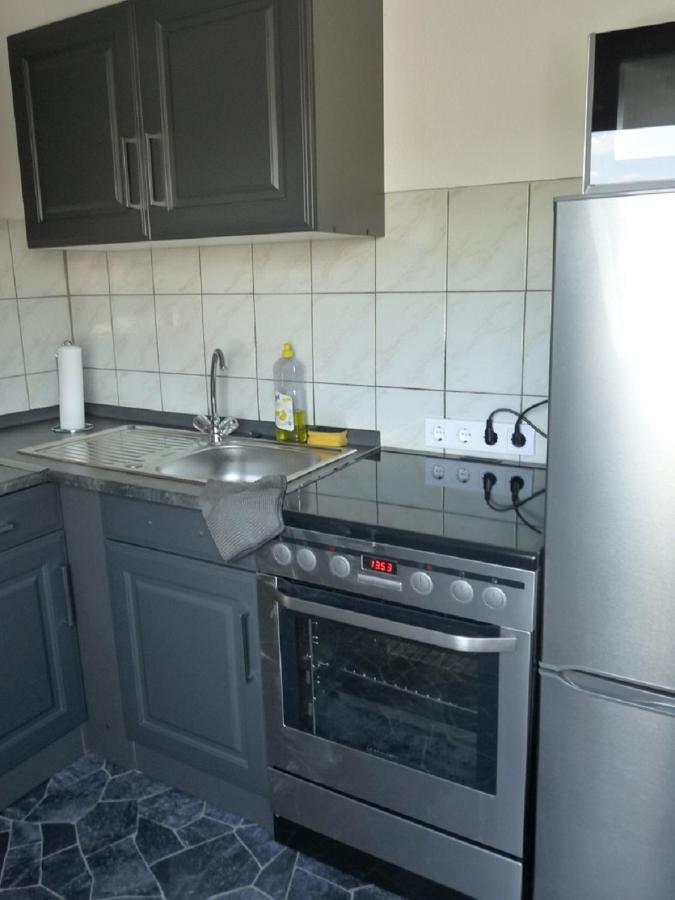 Ferienwohnung In Duesseldorf Hassel Exteriör bild